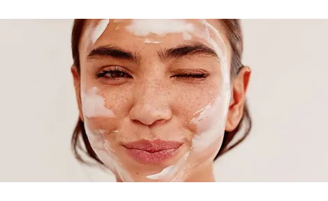 Čistá plet = zdravá pleť. Spoznaj tie najlepšie produkty na čistenie pleti.